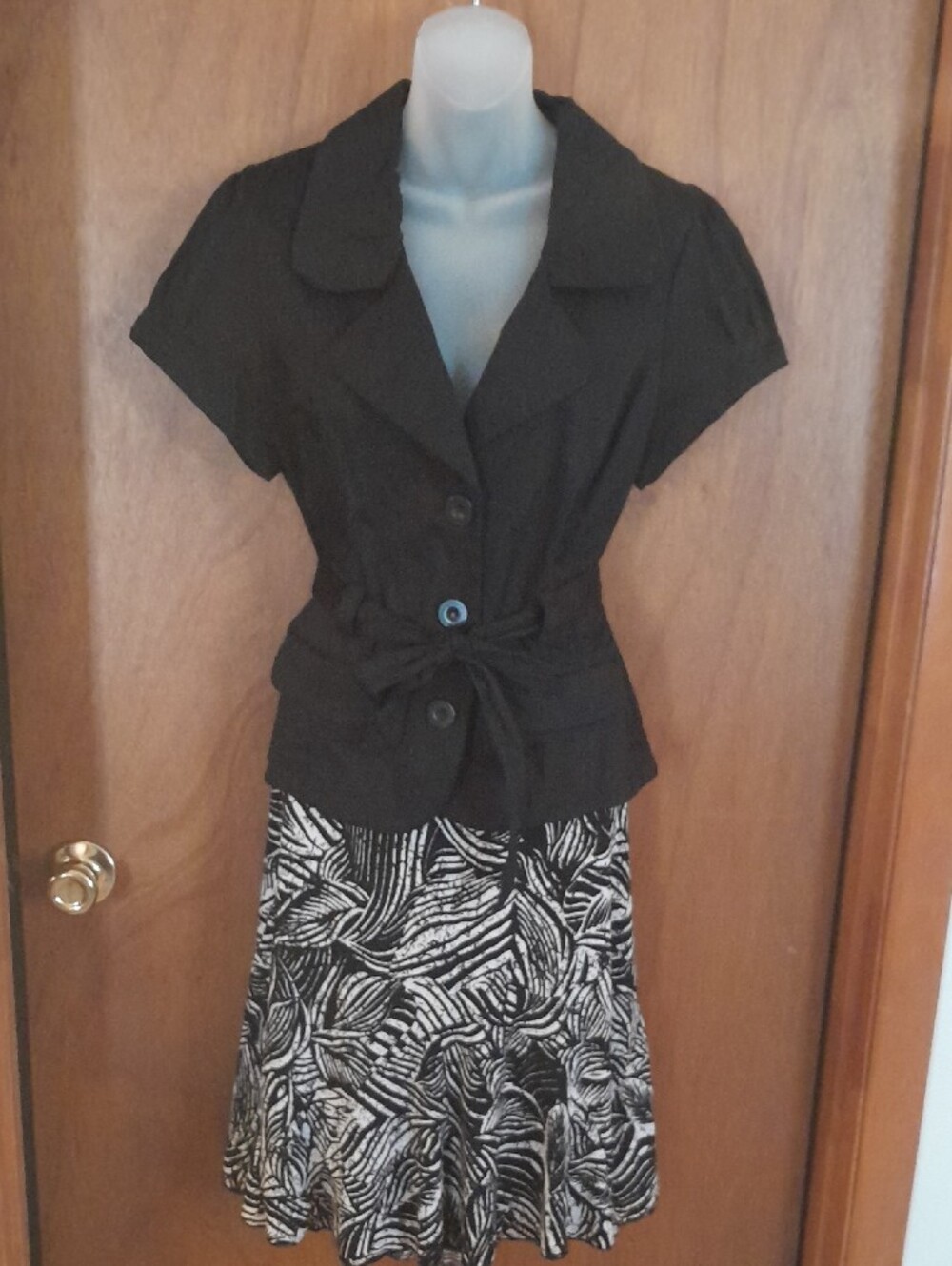 Black Short-Sleeve Tie-Waist Jacket